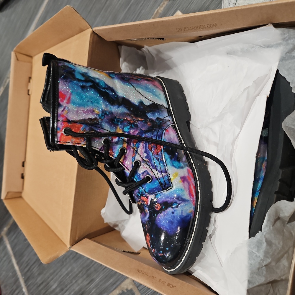 Girls boots